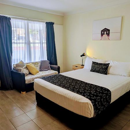 Ocean Drive Motel Банбери Экстерьер фото
