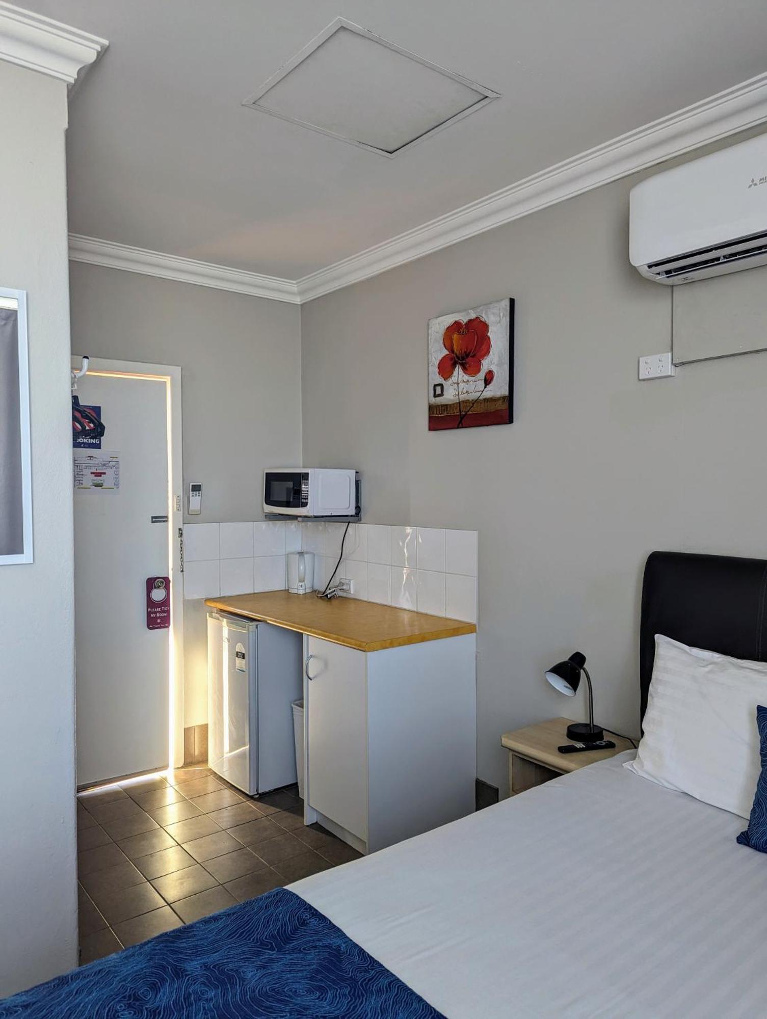 Ocean Drive Motel Банбери Экстерьер фото