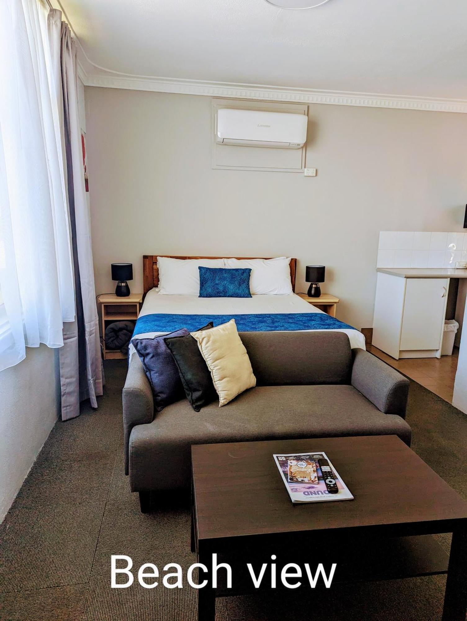 Ocean Drive Motel Банбери Экстерьер фото