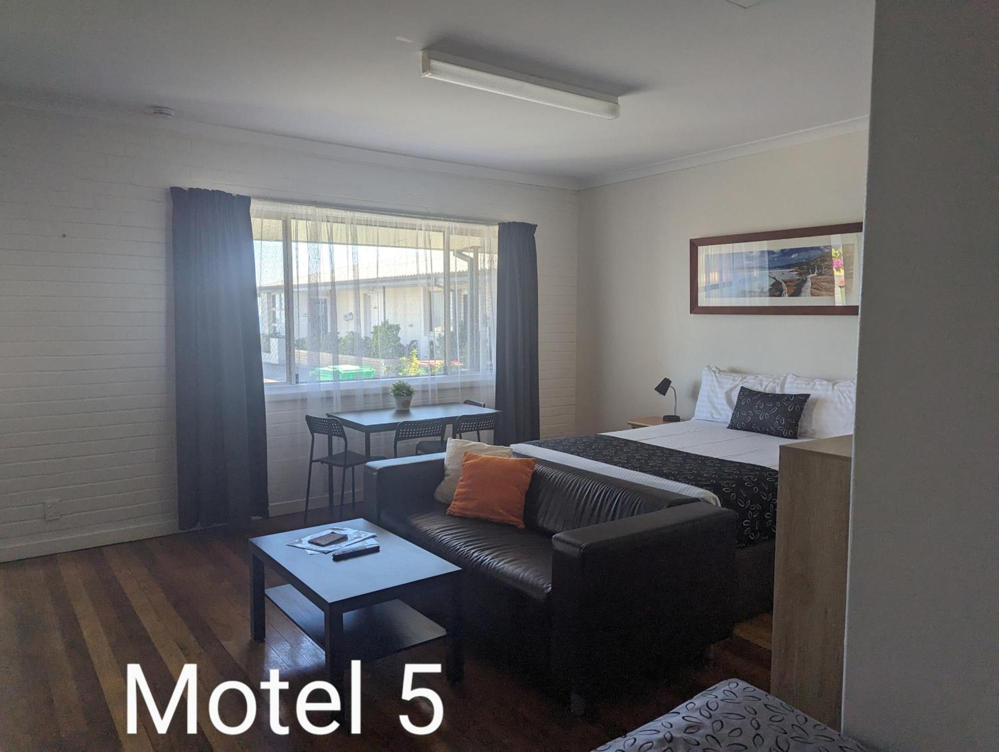 Ocean Drive Motel Банбери Экстерьер фото