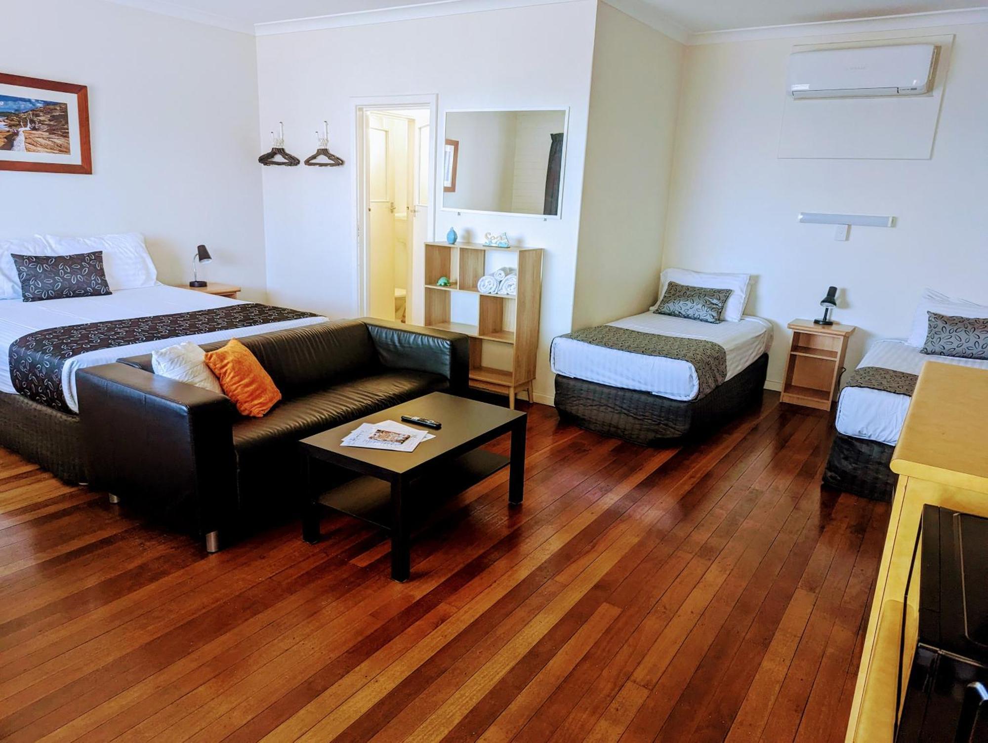 Ocean Drive Motel Банбери Экстерьер фото