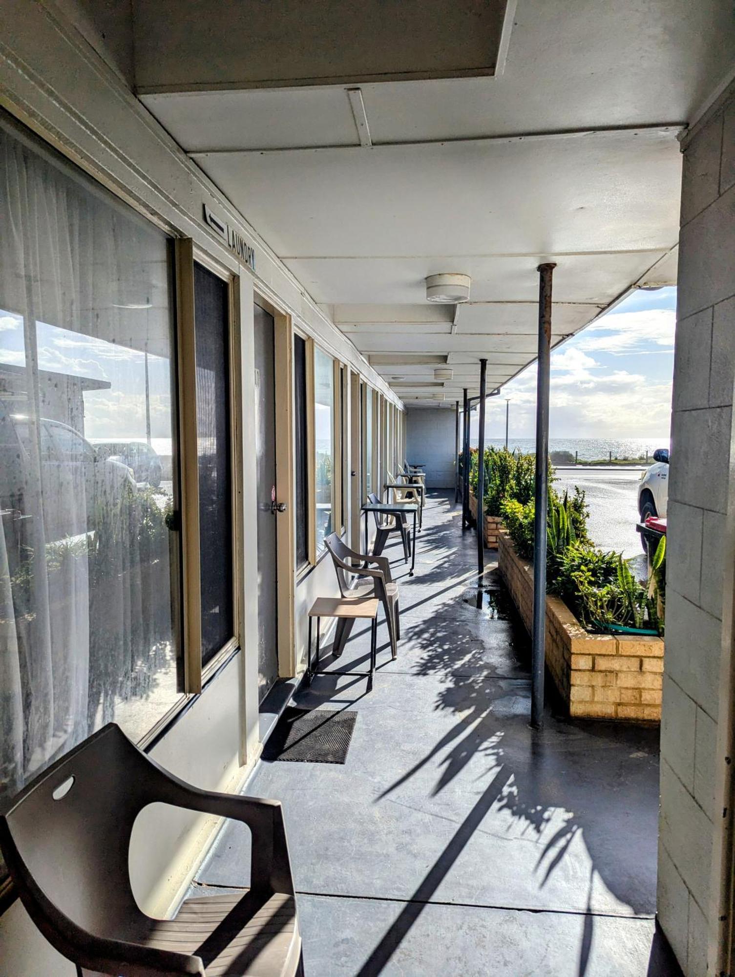 Ocean Drive Motel Банбери Экстерьер фото