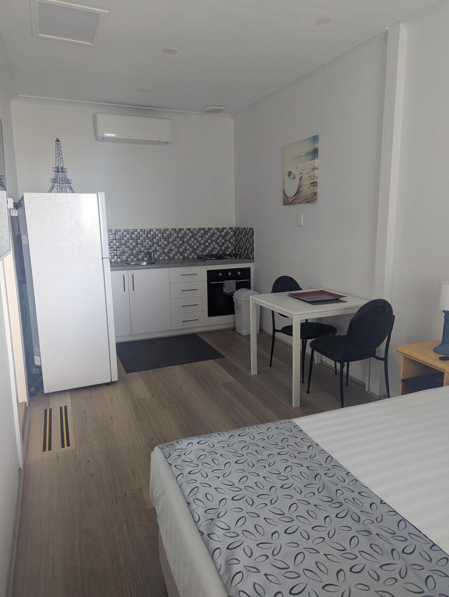 Ocean Drive Motel Банбери Экстерьер фото