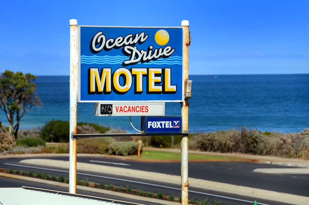 Ocean Drive Motel Банбери Экстерьер фото